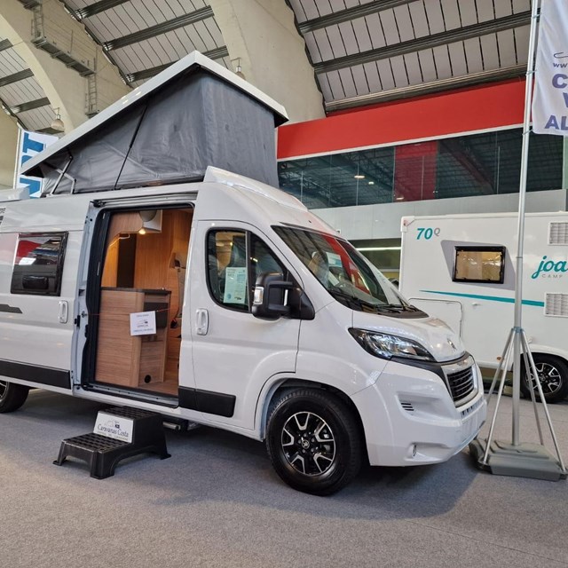 WEINSBERG CARABUS 600 MQ CON TECHO ELEVABLE - ENTREGA INMEDIATA - FINANCIACION [VENDIDA]