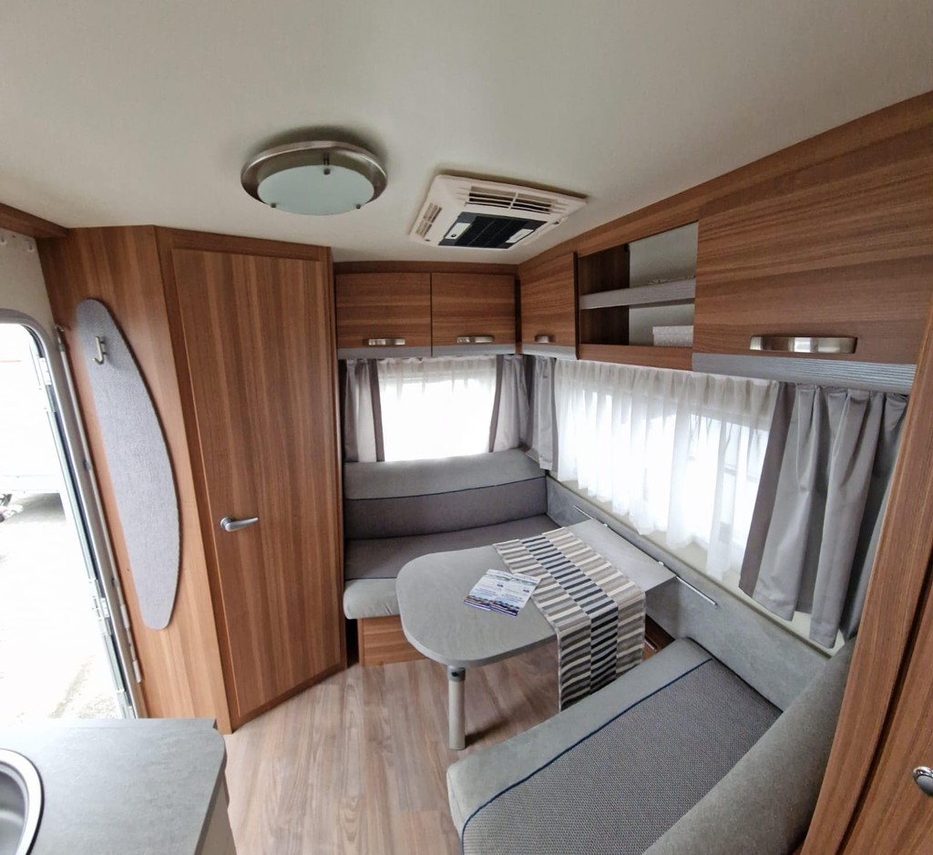 Foto 3 WEINSBERG CARAONE 390 QD CON AIRE ACONDICIONADO - FINANCIACIÓN