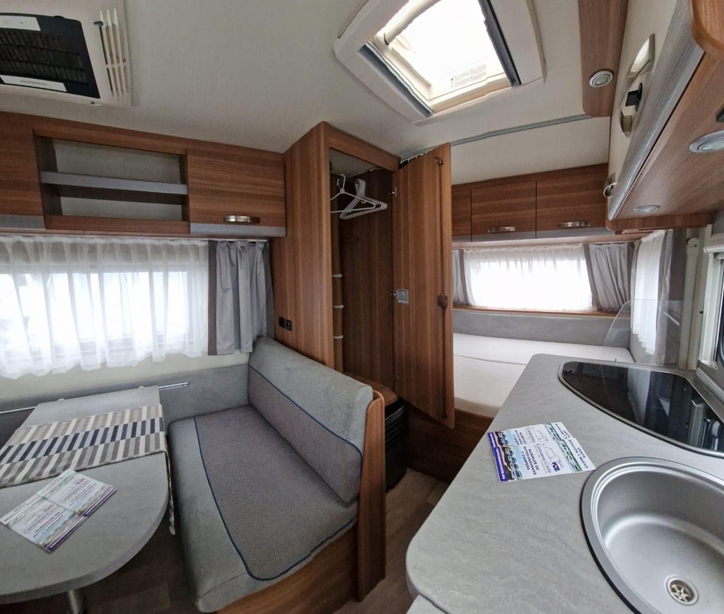 Foto 8 WEINSBERG CARAONE 390 QD CON AIRE ACONDICIONADO - FINANCIACIÓN
