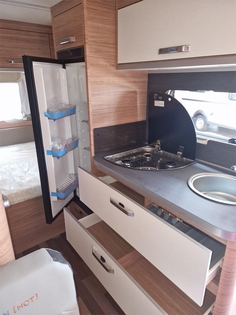 Foto 8 WEINSBERG CARAONE 420 QD EDICION HOT