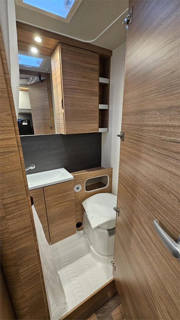 Foto 9 WEINSBERG CARAONE 420 QD HOT EDITION [RESERVADA]