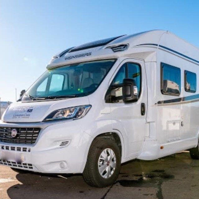 WEINSBERG CARASUITE 700 ME by KNAUS - RESERVA TU MODELO 2023